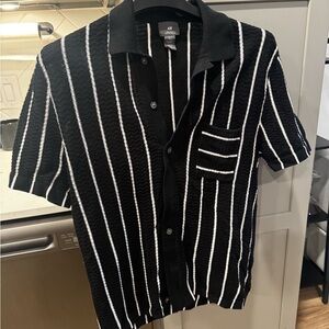 H&M Men's Black and White Textured Knit Button Down Shirt